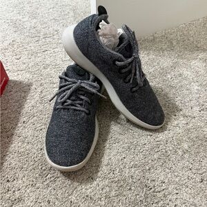 Men’s size 10 Wool Runners GUC